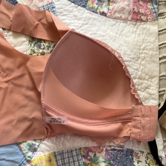 New never wore lace bra front closure - Picture 2 of 3